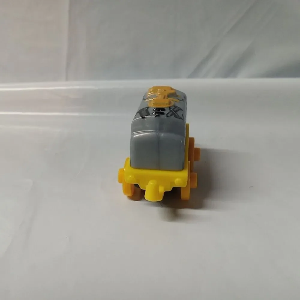 THOMAS & FRIENDS Minis Train Engine Diesel 10 Construction Engine Nuts & Bolts